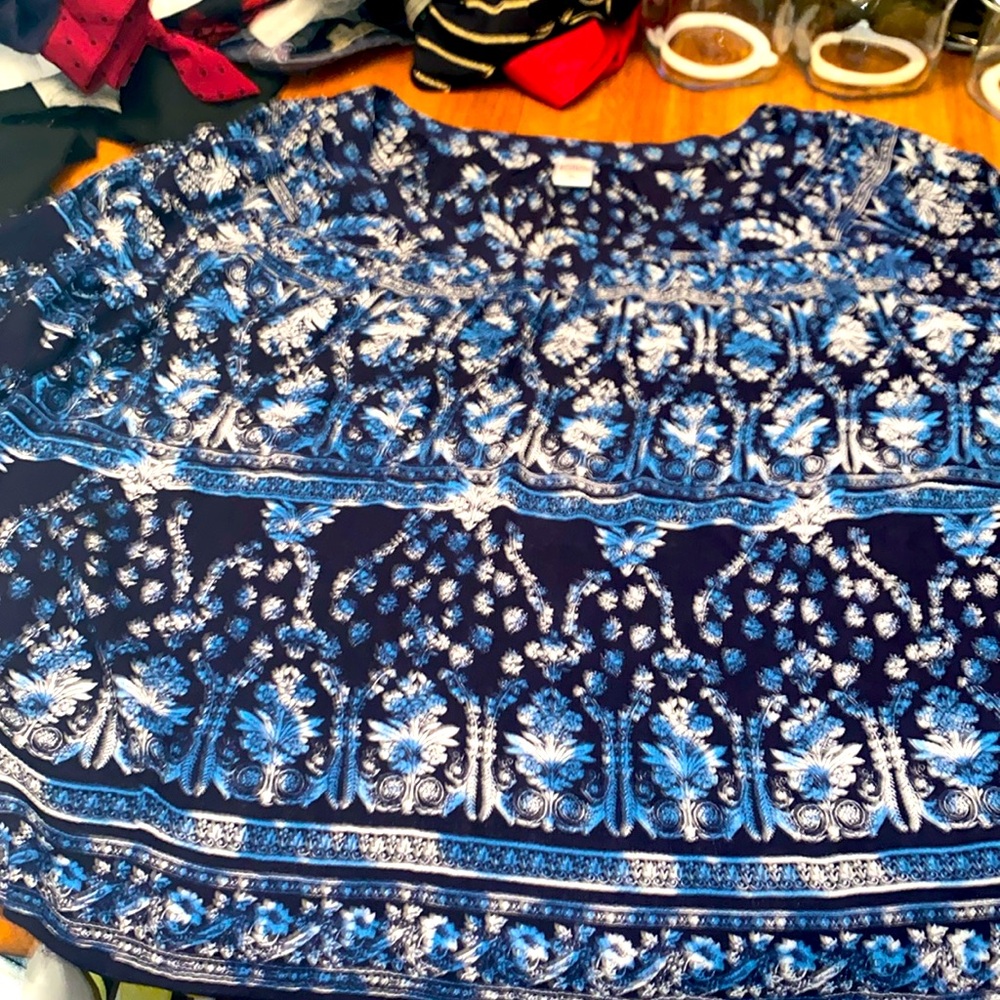 Bila size, extra large, navy and white and light blue design